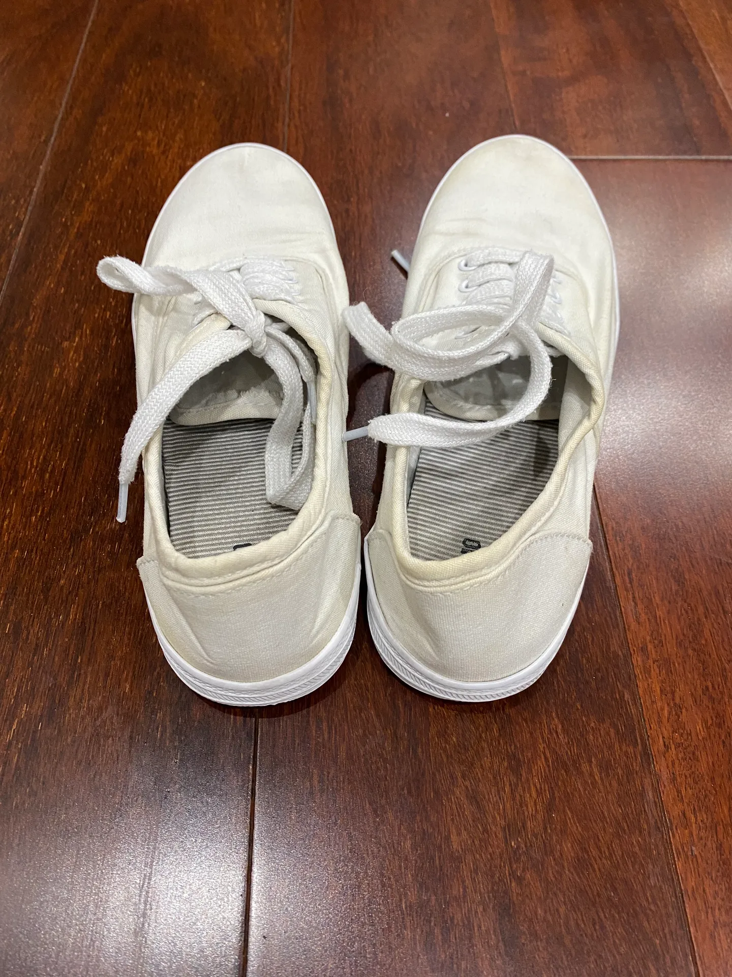 Mossimo Supply Co White Canvas Shoes - Image 2