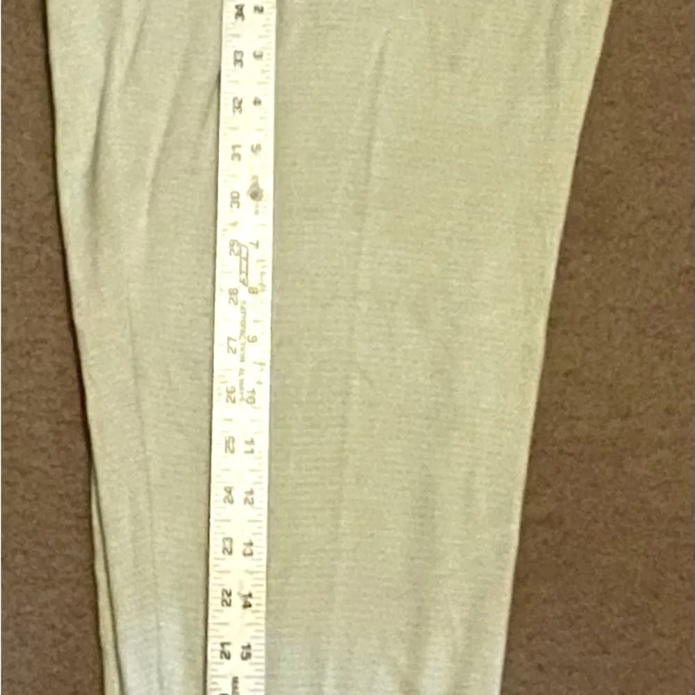 Never worn Woman’s stars above light yellow greenish color joggers pajama pants - Image 6