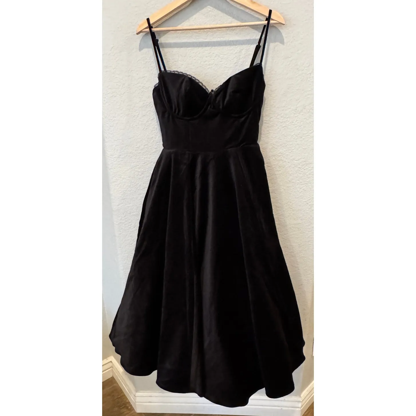 House of CB Mademoiselle Black Velvet Tulle Midi Dress Size Medium - Image 12
