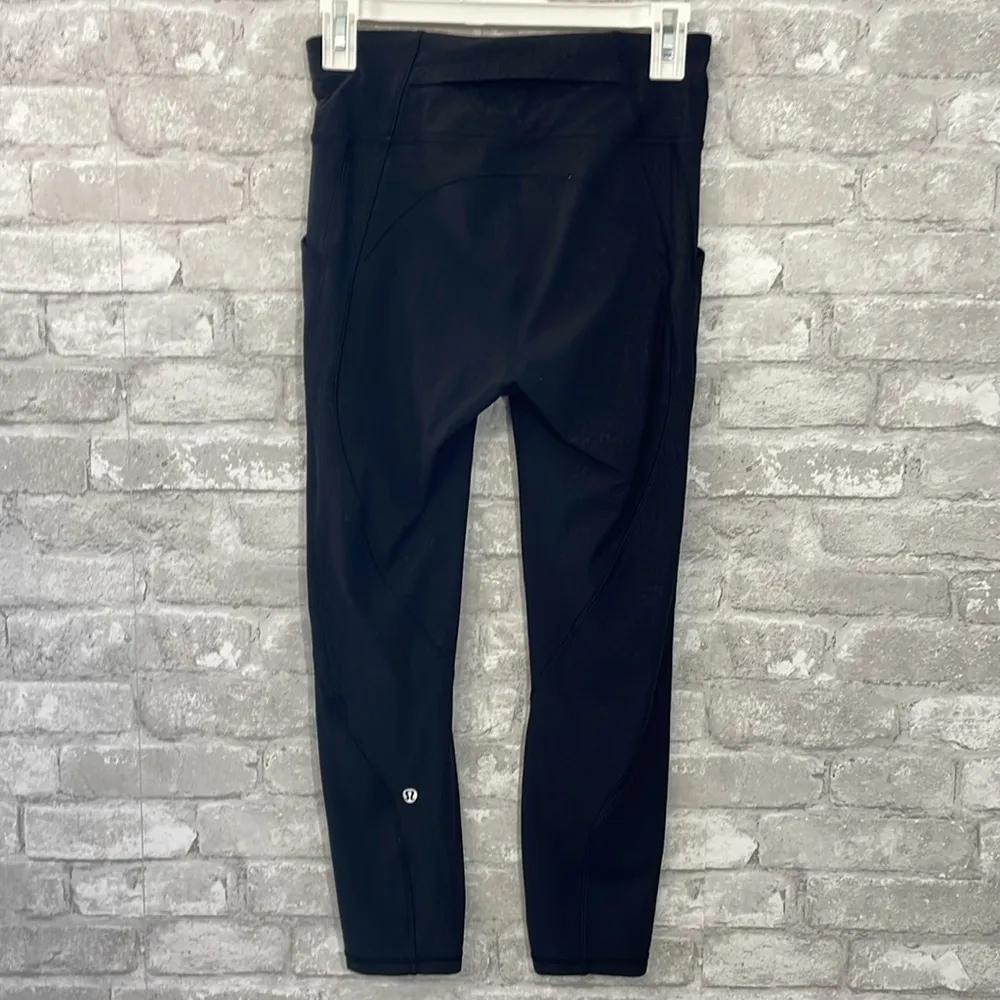 Lululemon Time To Sweat Crop *23"
Polar Shift Emboss Black - Image 8
