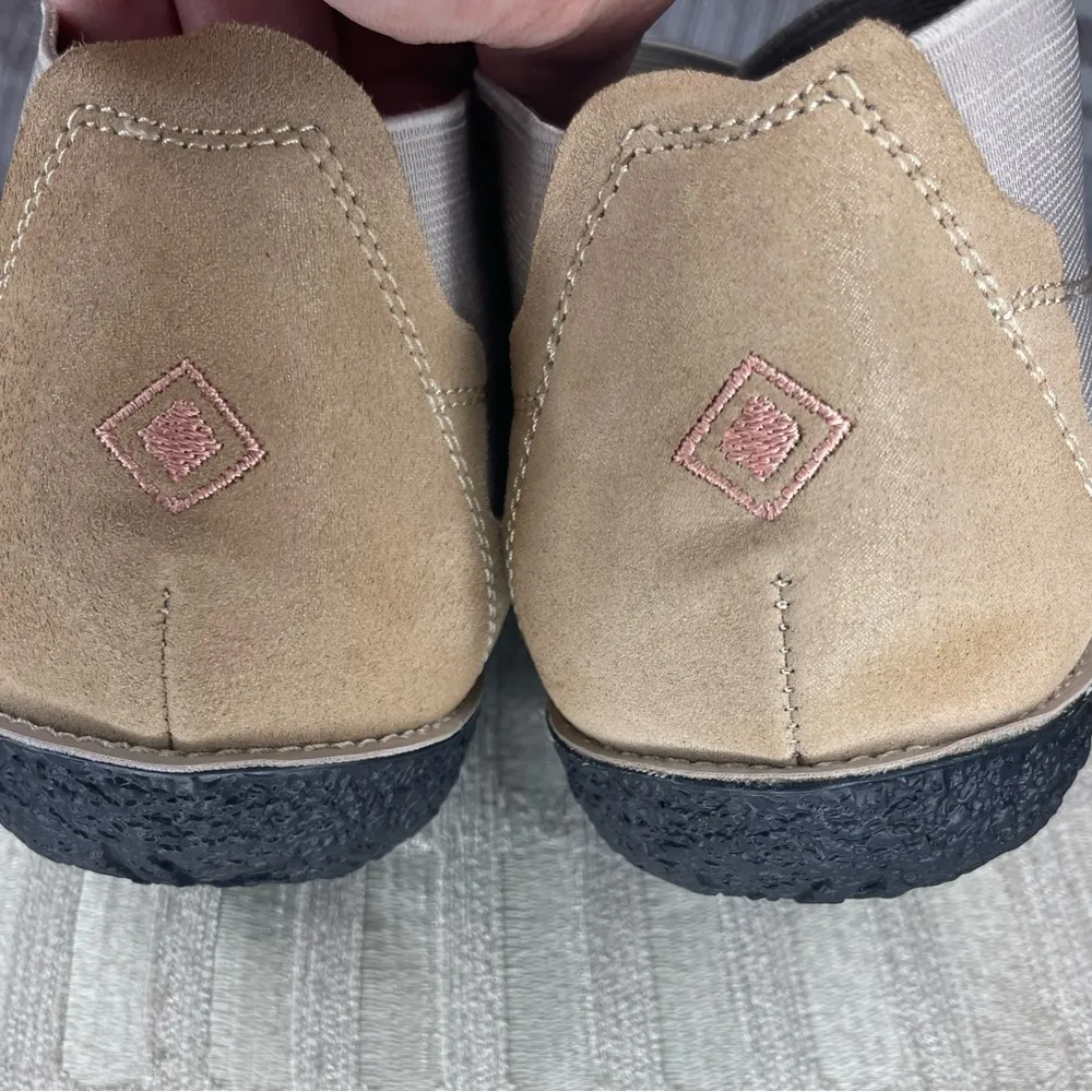 Sundance Women's Leather and Embroidered Tan and Taupe Elastic Banded Shoes Size 7 - Image 9