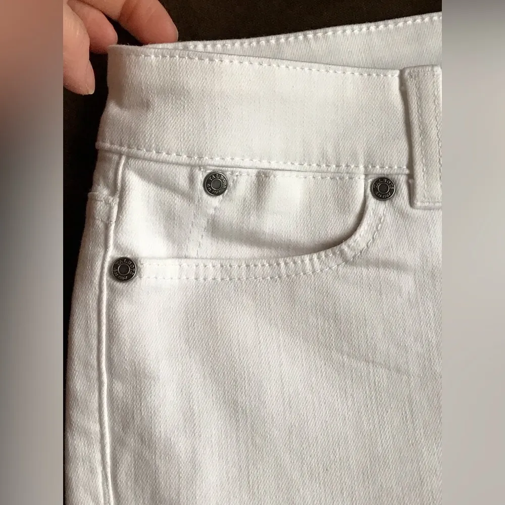 Chicos Straight Leg White Simply Flattering 5 Pockets Jeans Size 2P - Image 7