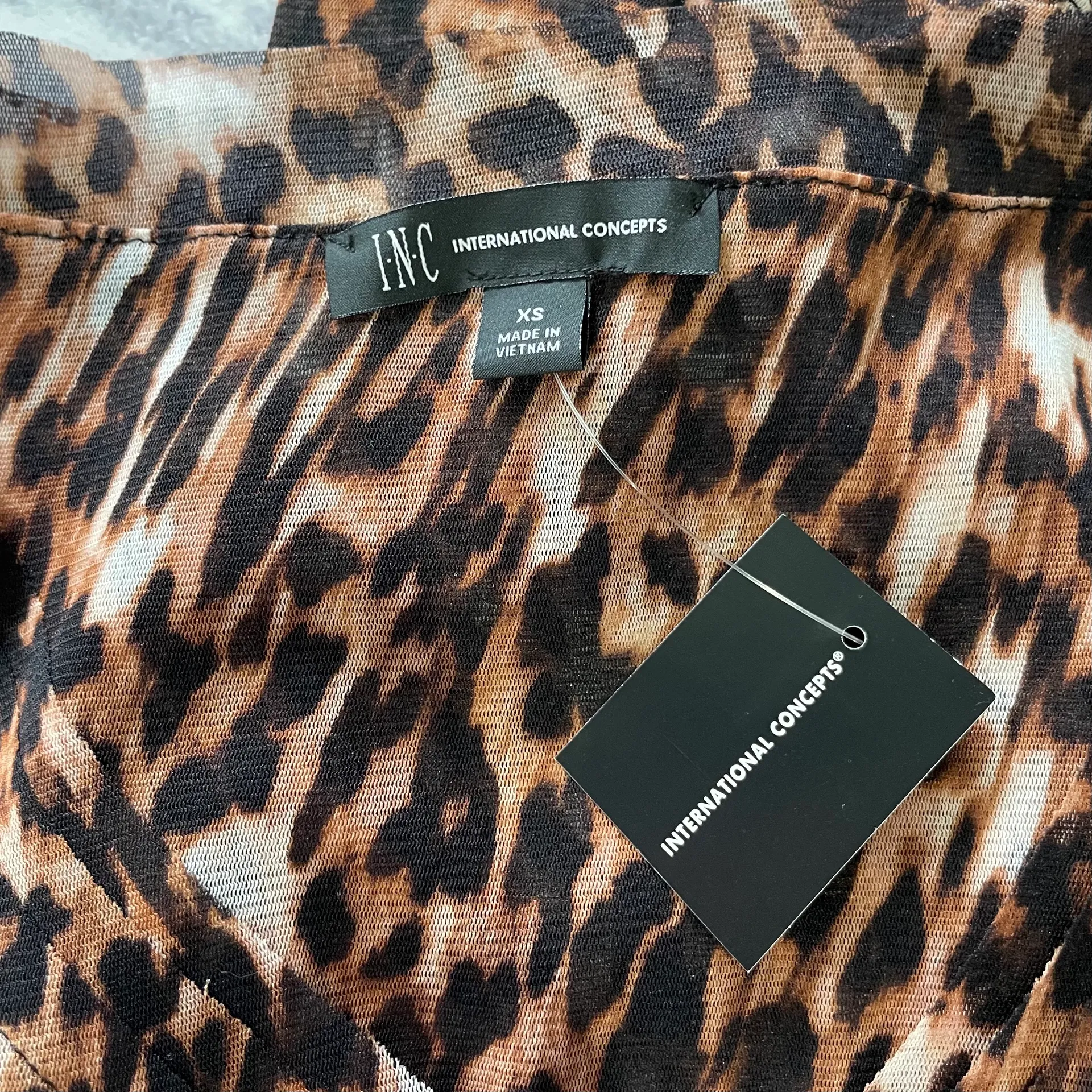 New  Animal Print Mesh Ruched V-Neck Short Sleeve Shirt Brown Black - Image 11