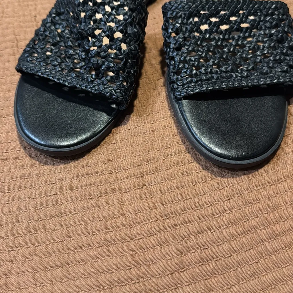 UNIVERSAL THREAD Black Faux Leather Ellen Woven Sandals 9 - Image 7
