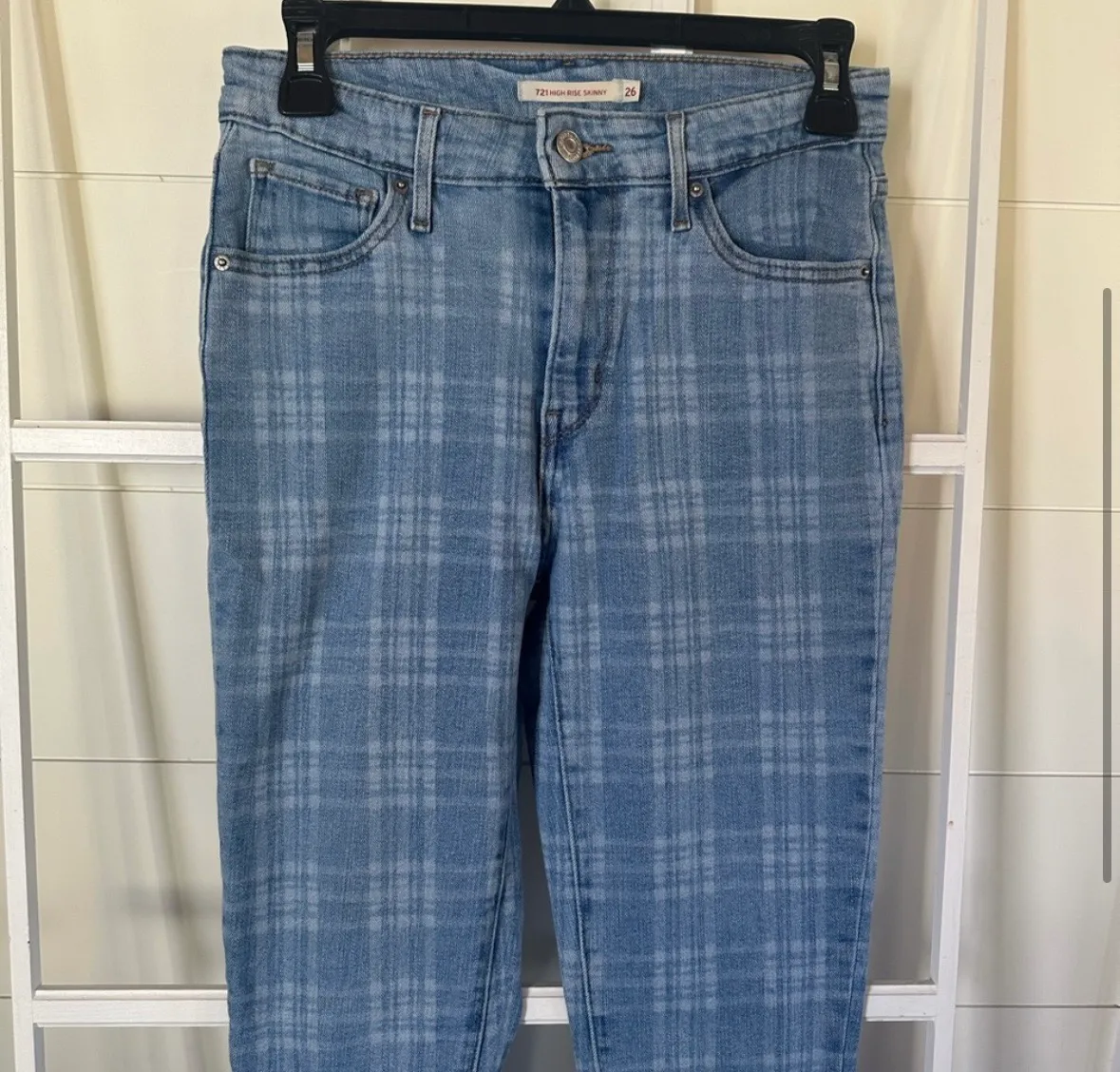 Levi’s Plaid High-Waisted Jeans - Image 3