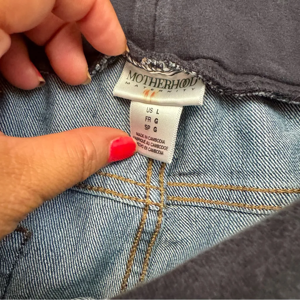 Motherhood Maternity Pull On Jean Shorts Women’s Large Comfort Waist Denim - Image 2