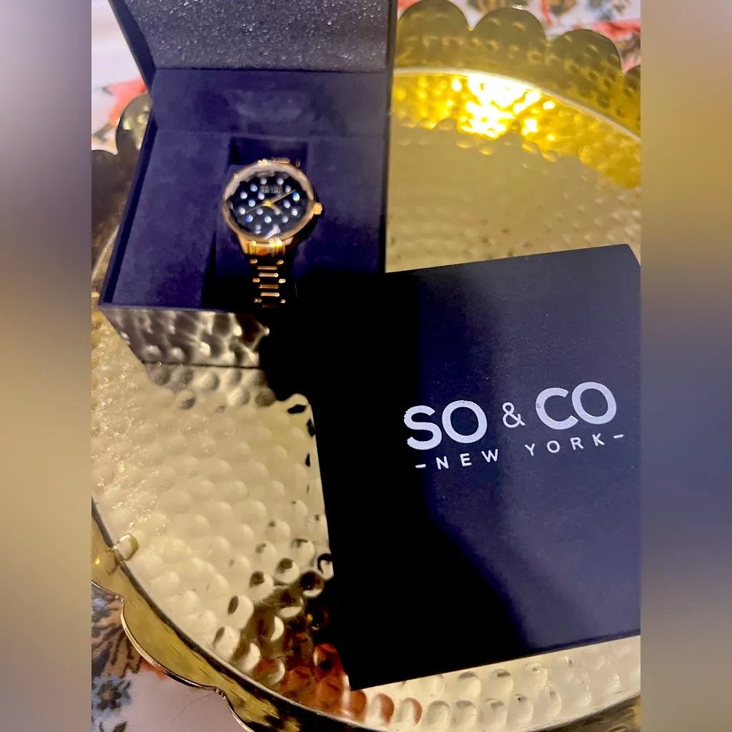 Women's Gold and Black Watch - Image 2