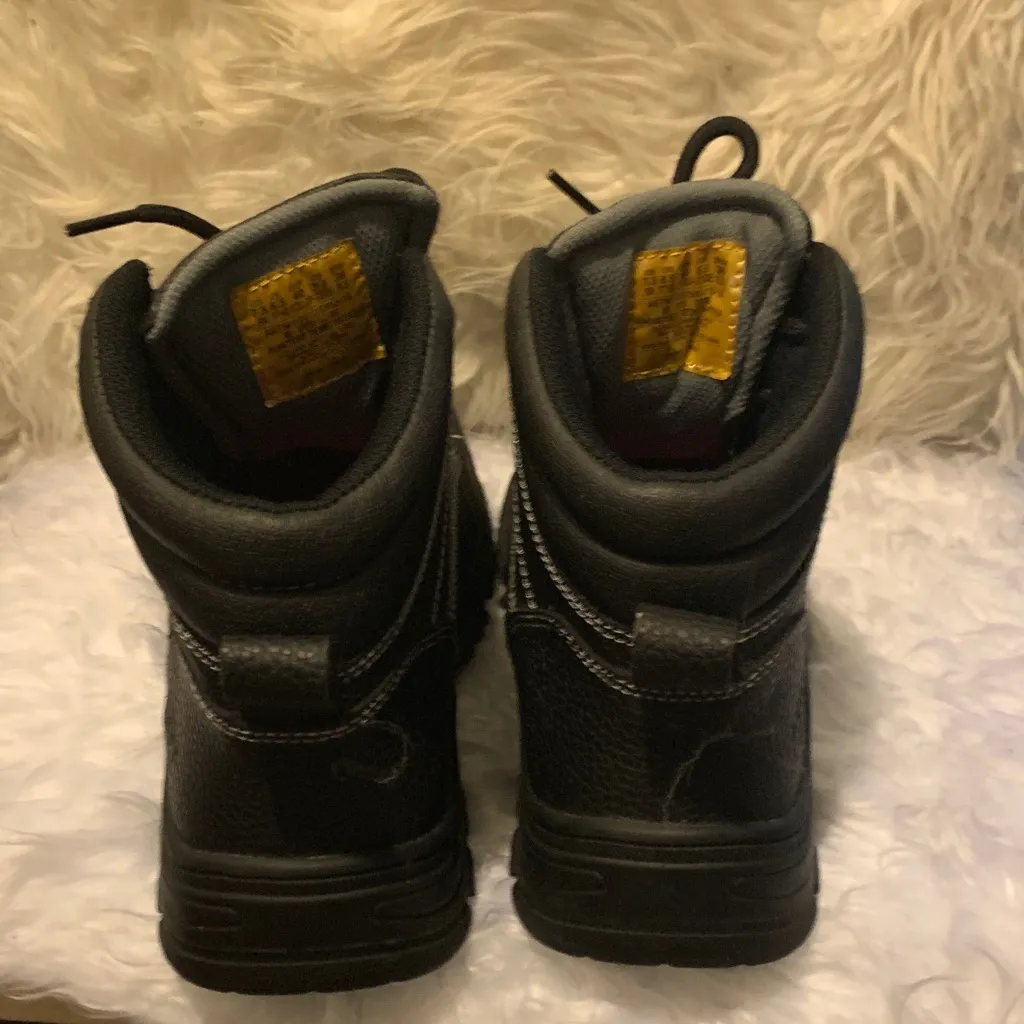 Black Lace - Image 4