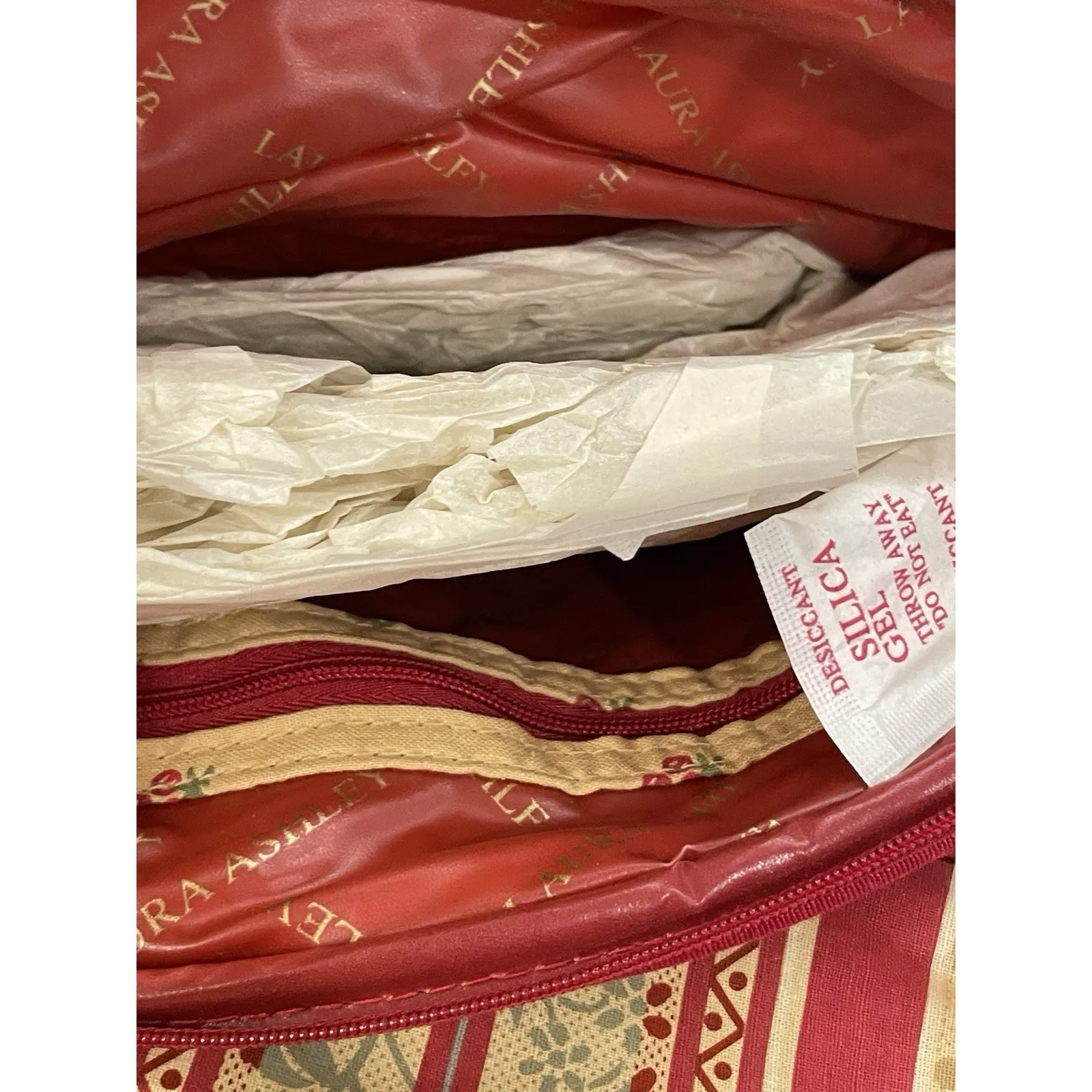 Vintage Laura Ashley Fabric Toiletry Bag Set Red Tan Zipper Floral Cottage New - Image 7