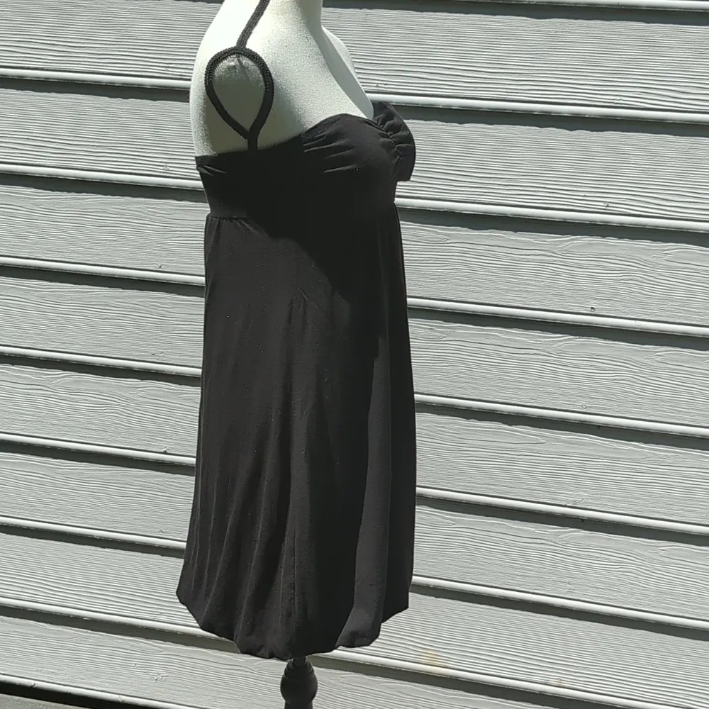 Forever 21 Strapless Black Dress with Sweetheart Neckline - Image 3