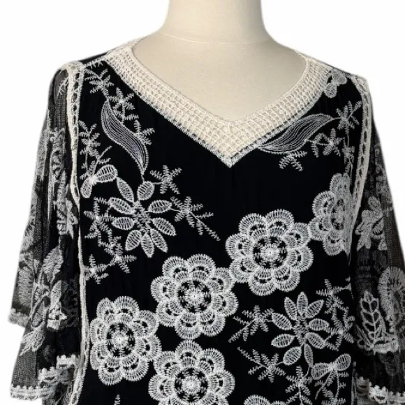 Kindred Lace Embroidered Black Blouse V-Neck Short Sleeve Top Women’s Size 2X - Image 6
