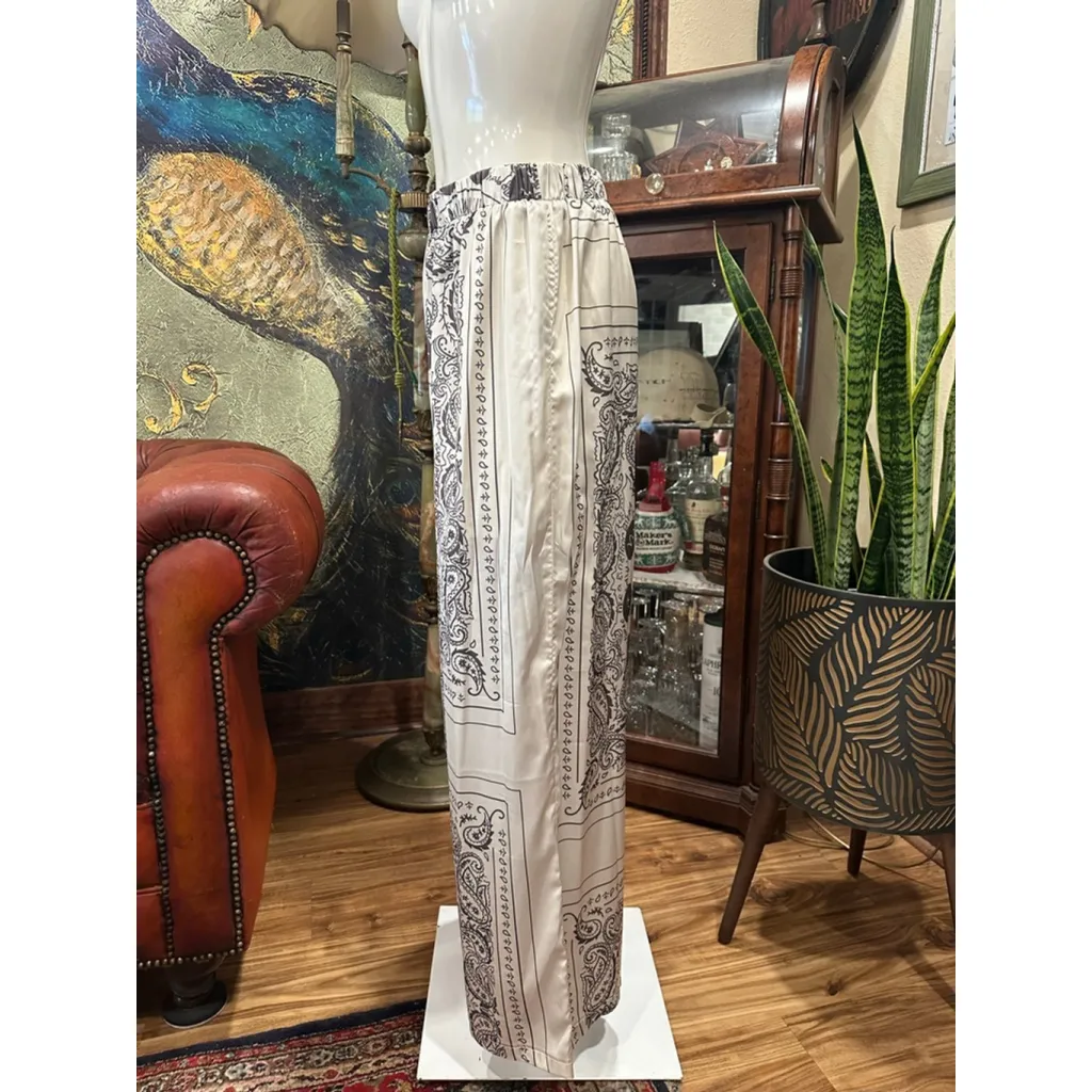 Women's MISSGUIDED White Zodiac l Black Paisley Wide Leg Pants Size 10 - Image 2