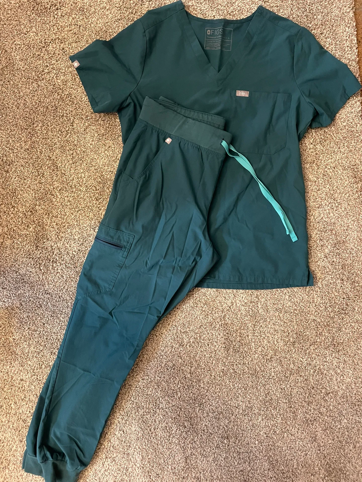 FIGS Fionlite Caribbean Blue Scrubs Set - Image 2