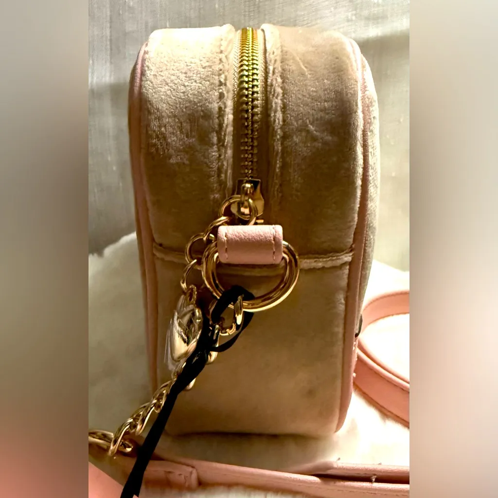 NEW Juicy Couture Heritage Fuzzy Camera Crossbody Bag - Image 3