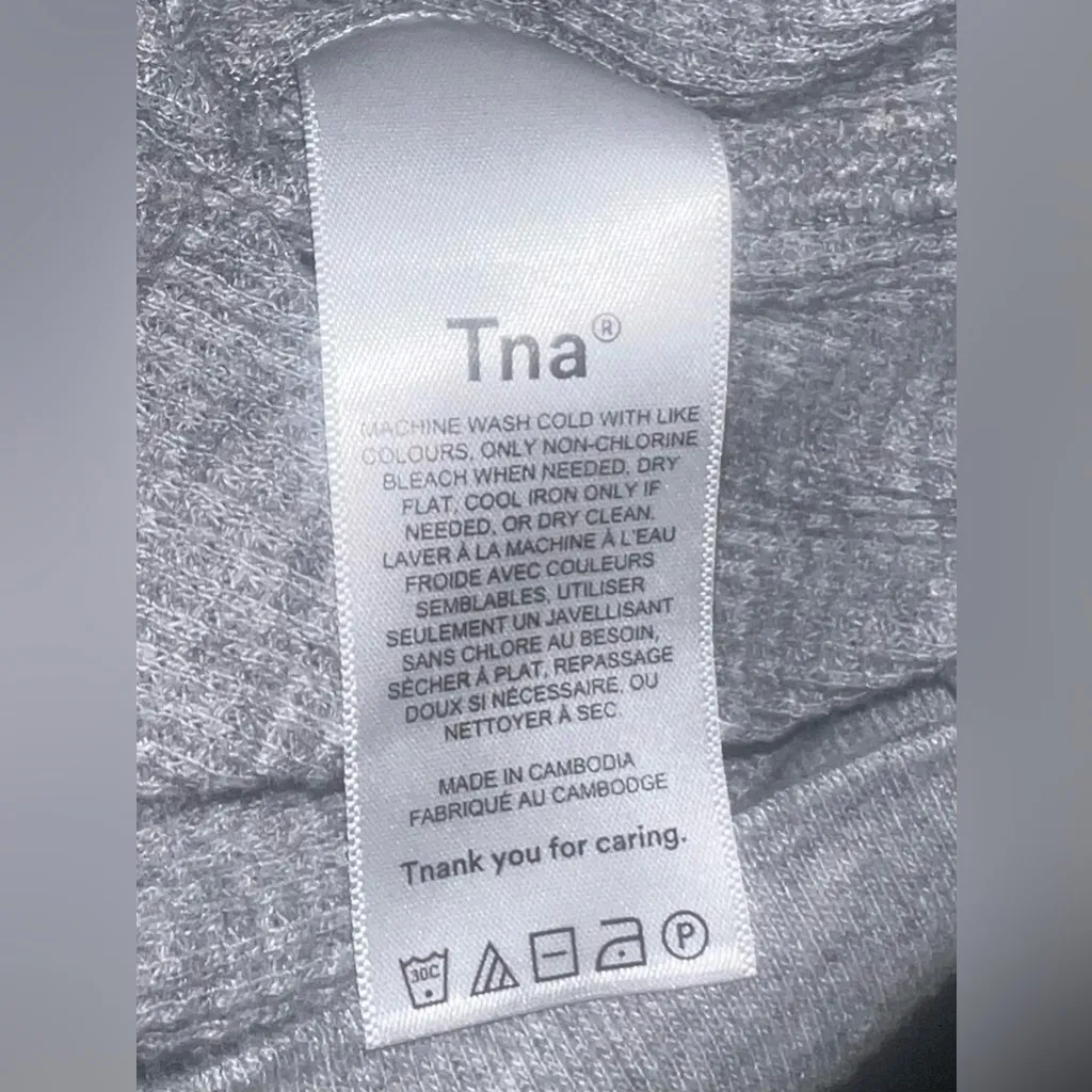 Aritizia TNA waffle full zip gray hoodie size medium - Image 9