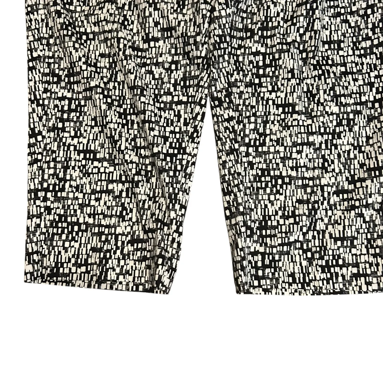 Ruby Rd. Crop Pants Sz 22W Women’s Black White Geometric Design Office Pockets - Image 3