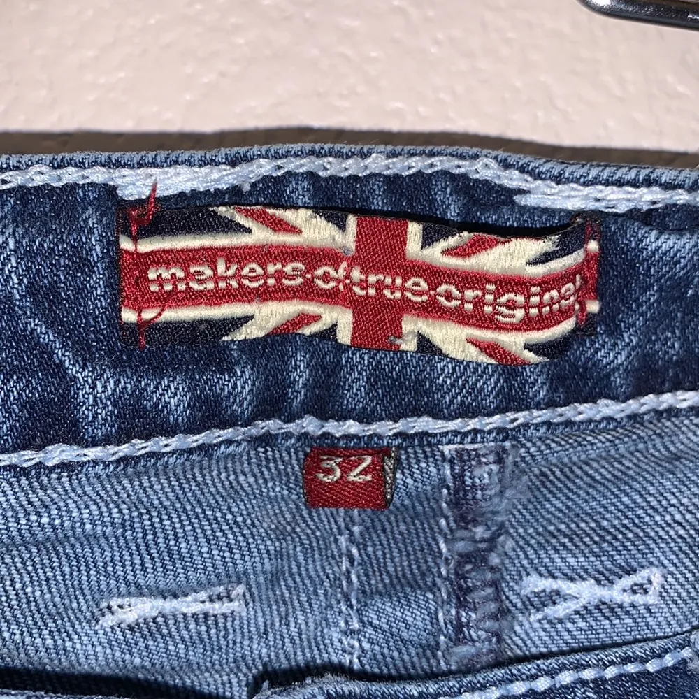 Makers of True Originals blue low rise bootcut jeans Size 32 - Image 11