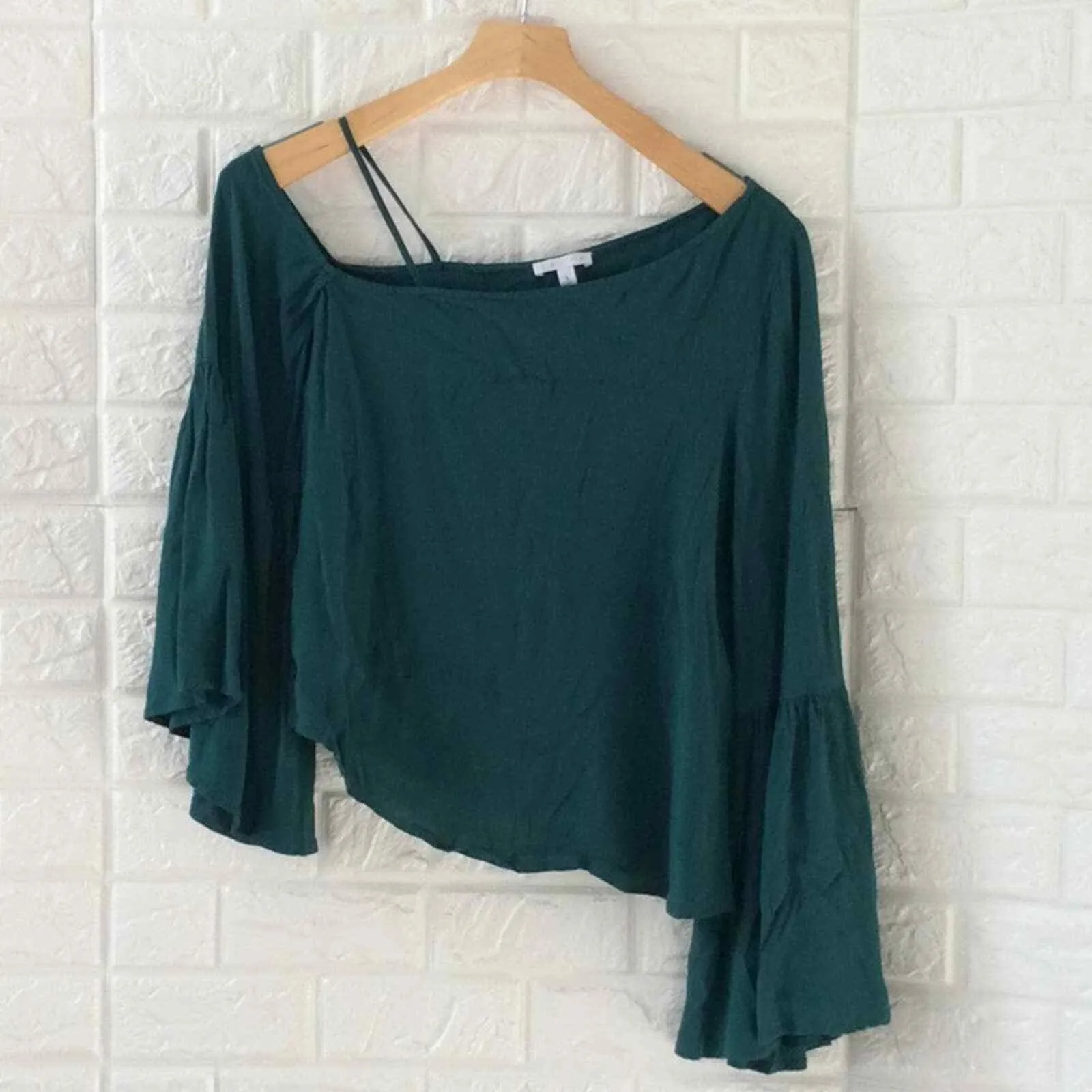 Leith forest green bell sleeve Cold Shoulder blouse‎ Women's Size L - Image 2