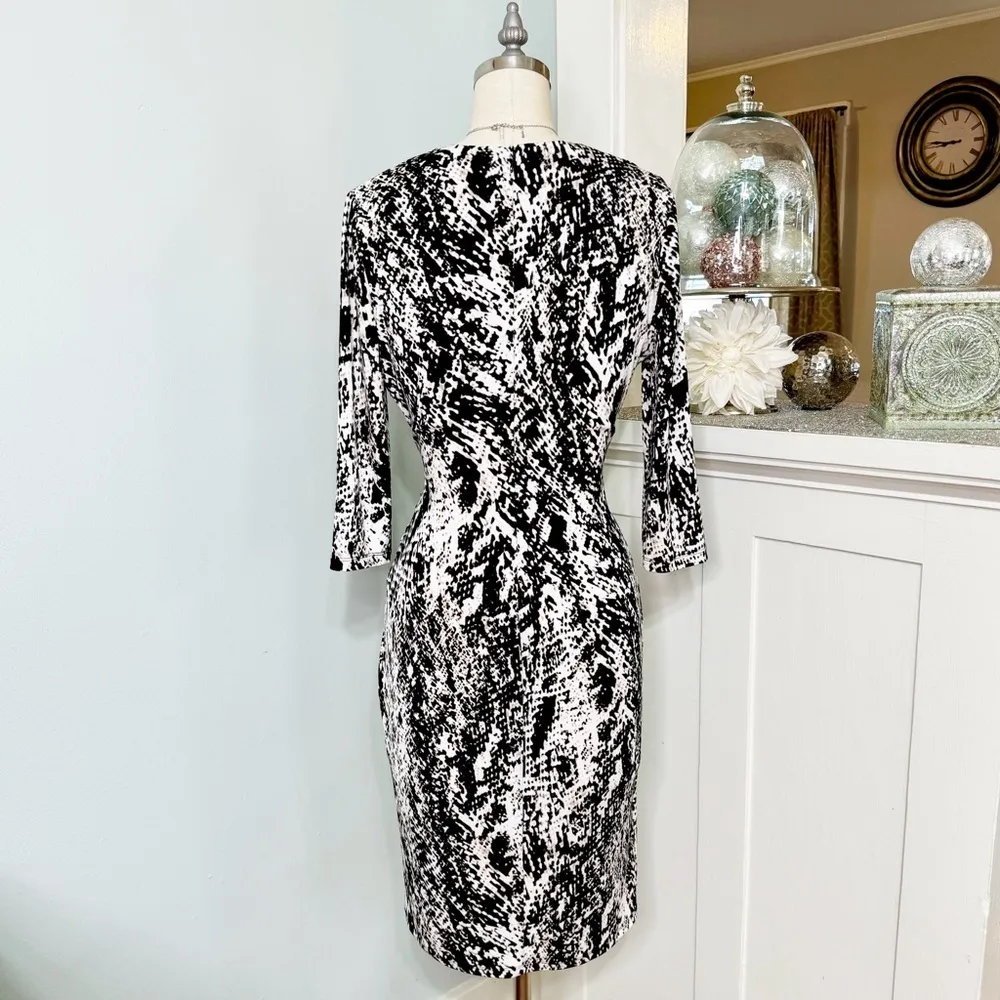 Calvin Klein V-Neck Faux Wrap Sheath Dress Black & White Print Size 6 - Image 7