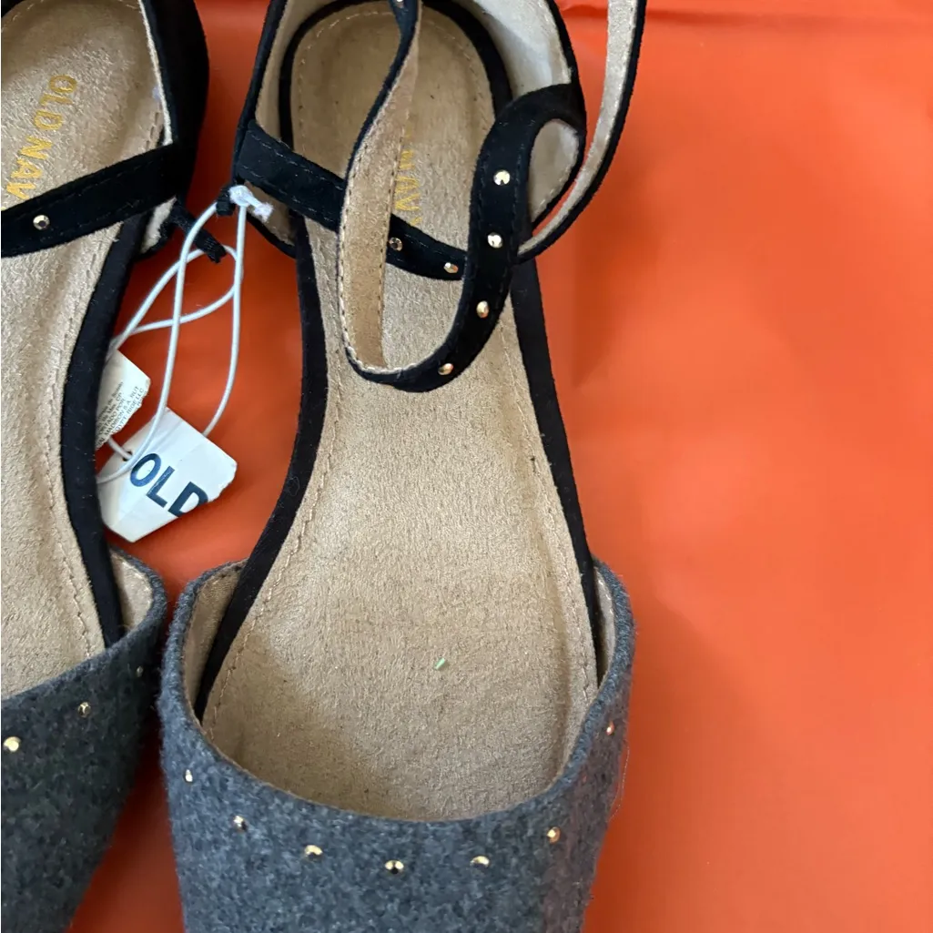 Old Navy Black and Gray Pointed Heels - Image 7