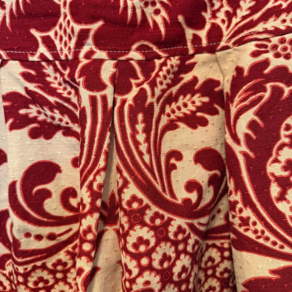 DKNY  Linen/Cotton  Floral Tapestry  Pencil Skirt Knee Length Red Beige Size 14 - Image 3