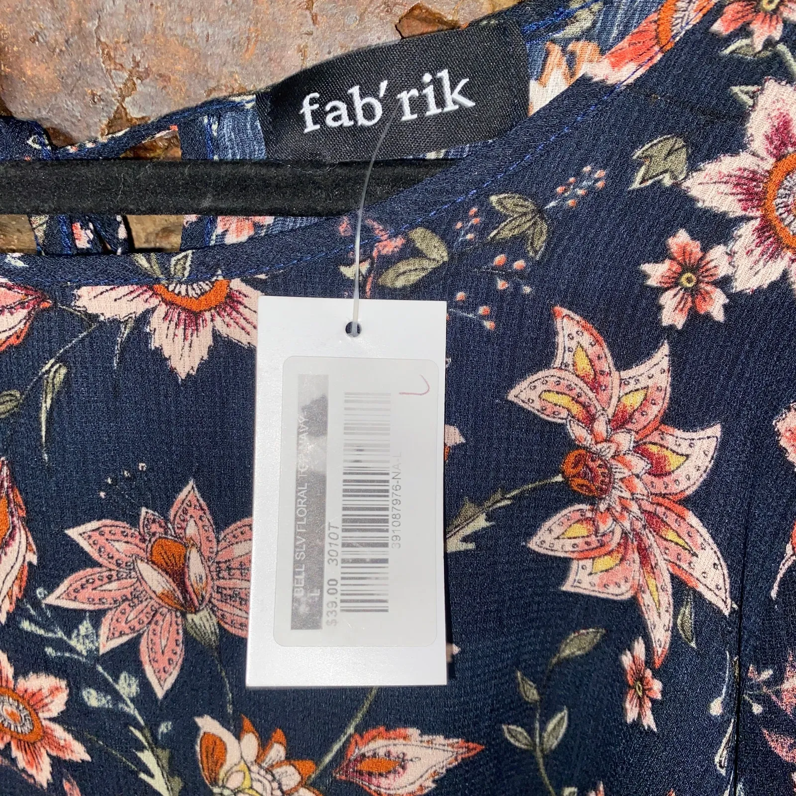 NWT Fab'Rik Navy Blue Floral Print 3/4 Bell Sleeve Blouse Women's Size Large - Image 4