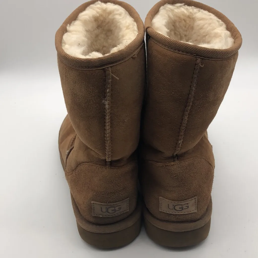 UGG Cozy Tan Shearling-Lined Boots. - Image 3
