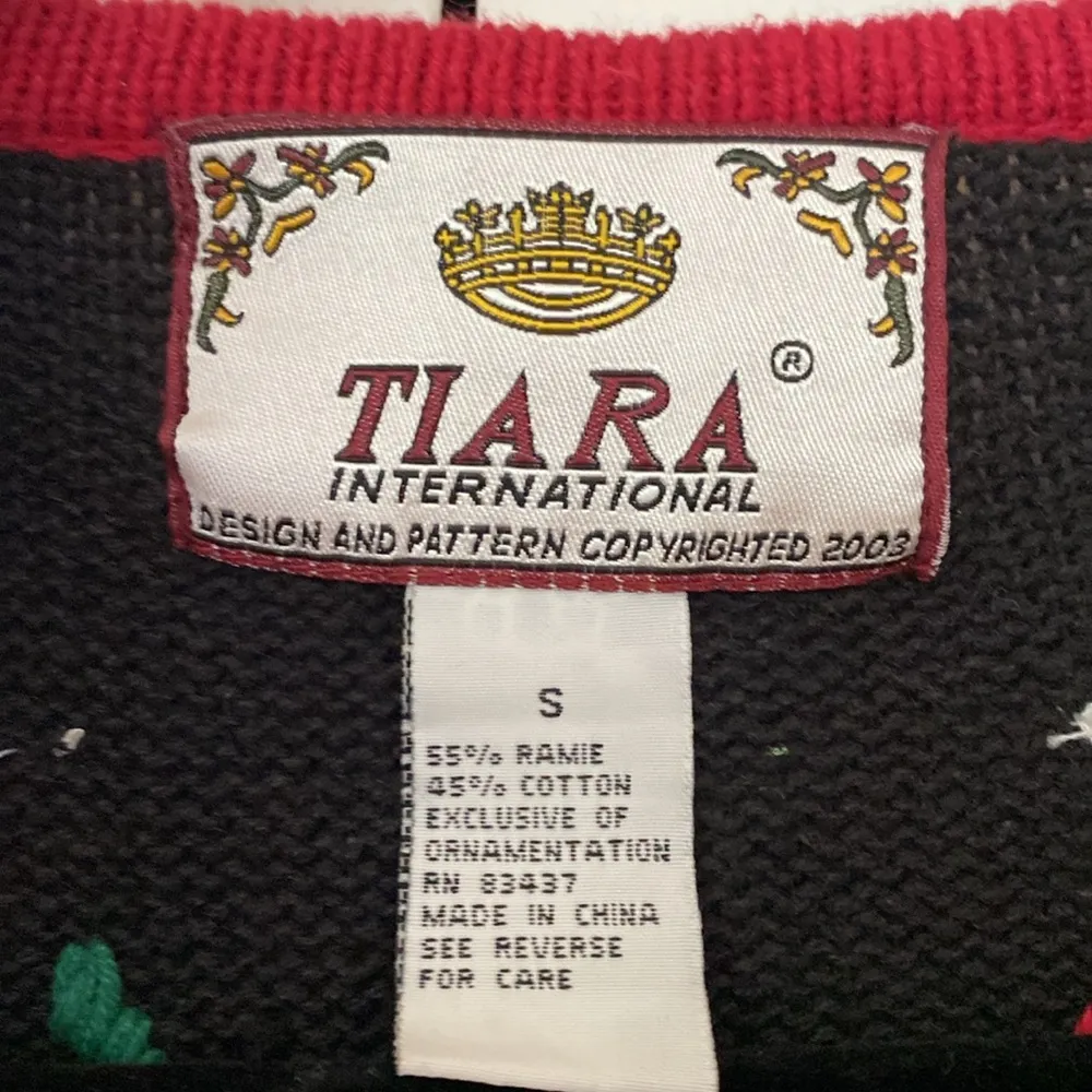 Tiara International Women’s Cardigan Christmas Pattern Santa Ornament Size Small - Image 6