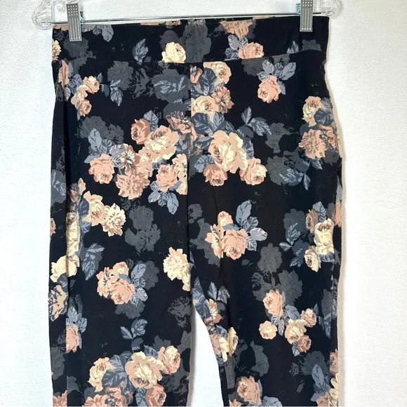 Torrid Black Floral Leggings 1 1X Stretchy Workout Cotton Spandex Ankle Length - Image 2
