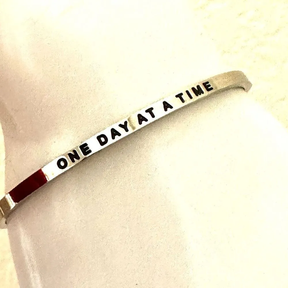Mantraband one day at a time silver tone open cuff bracelet - Image 7