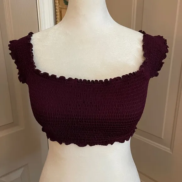 Pink by Victoria’s Secret deep purple ruched cap sleeve cropped top Size S. - Image 2