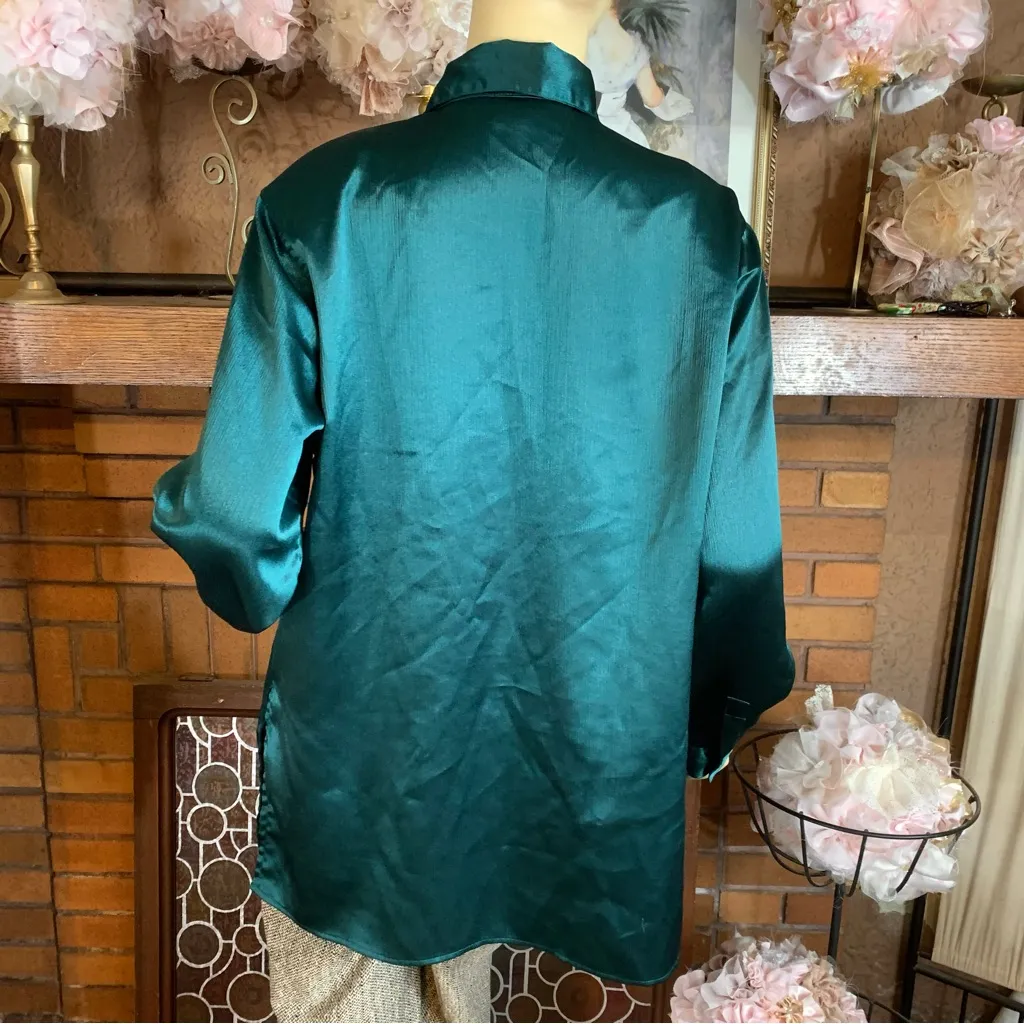JACLYN SMITH DARK FOREST GREEN JEWEL TONE SATIN BUTTON DOWN BLOUSE (14) - Image 3