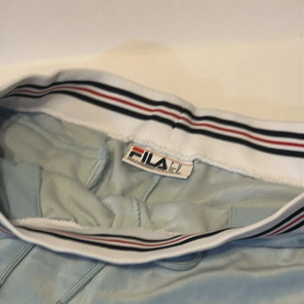 FILA velour short sweatsuit set. Top & shorts. Baby blue medium women’s. 90s. - Image 11