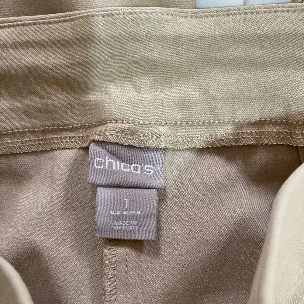 Women’s Chico’s tan colored front pocket flat pull on ankle pants Size 8 - Image 3