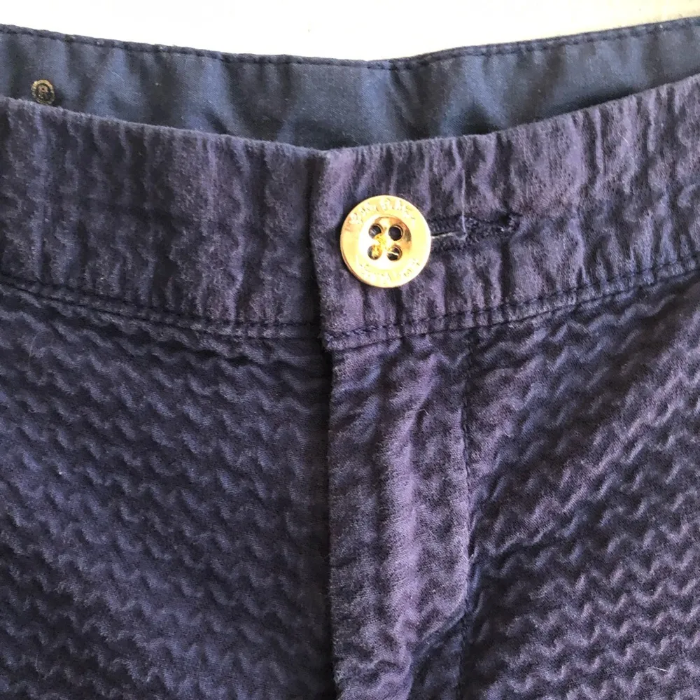 Lilly Pulitzer Shorts 5" Buttercup Scallop Hem Navy Blue Textured Short Sz 2 GUC - Image 8