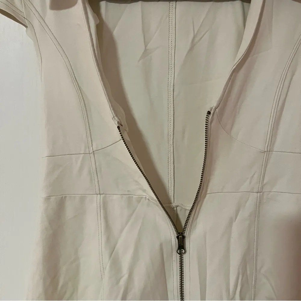 cream zip-up dress - Image 4