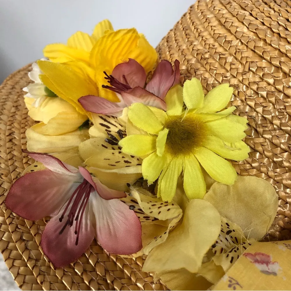 Vintage hat w/flowers and ribbon - Image 2
