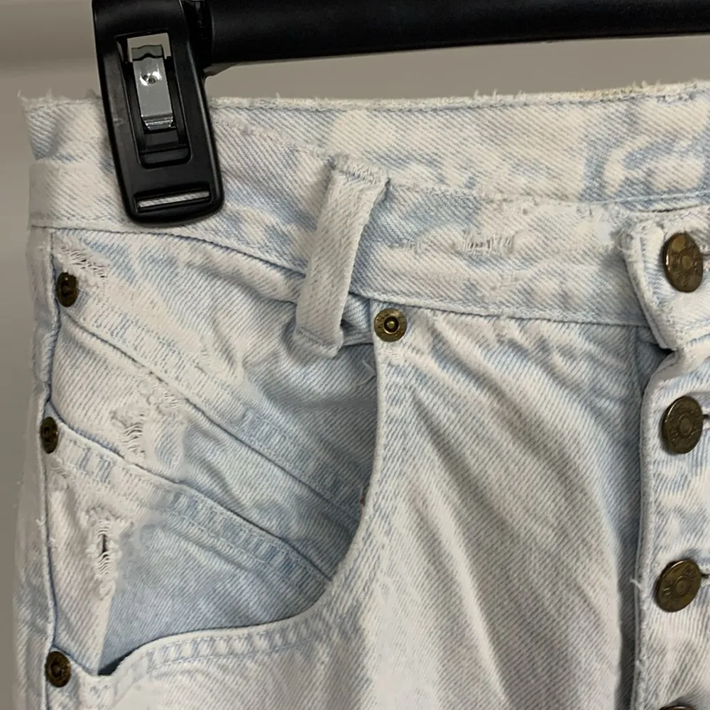 Vintage Zena Acid-Washed High-Waisted Distressed Jeans Size 27 - Image 3