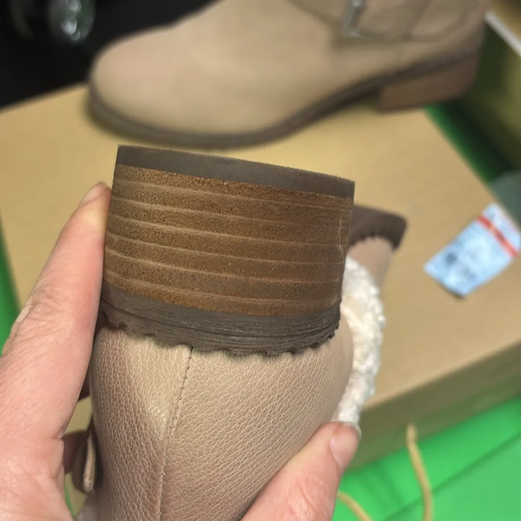 Gentle Souls by Kenneth Cole Best Slit Moto Cozy Mushroom 9M - Image 9