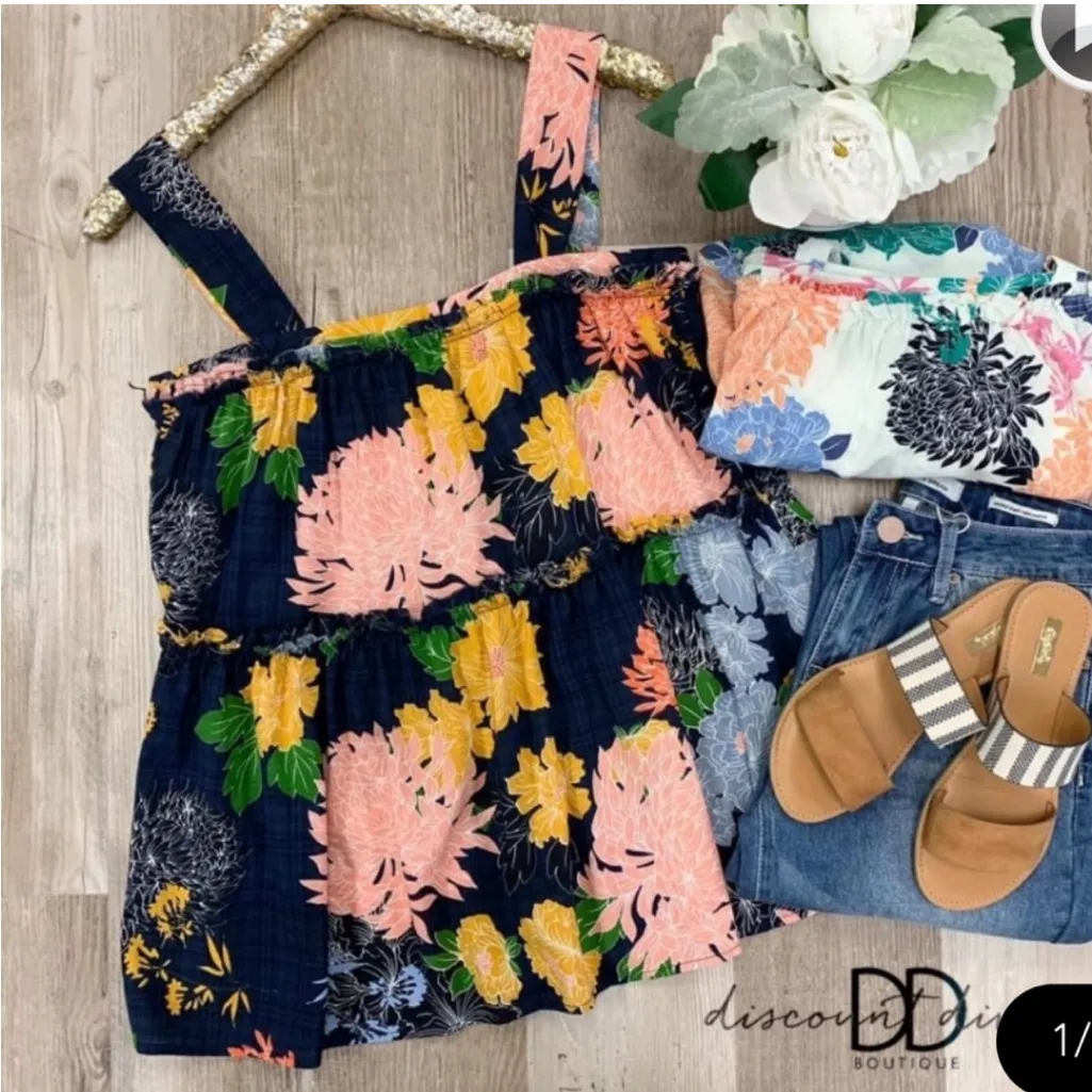 NWT Easel • Floral Tank Top - Image 4