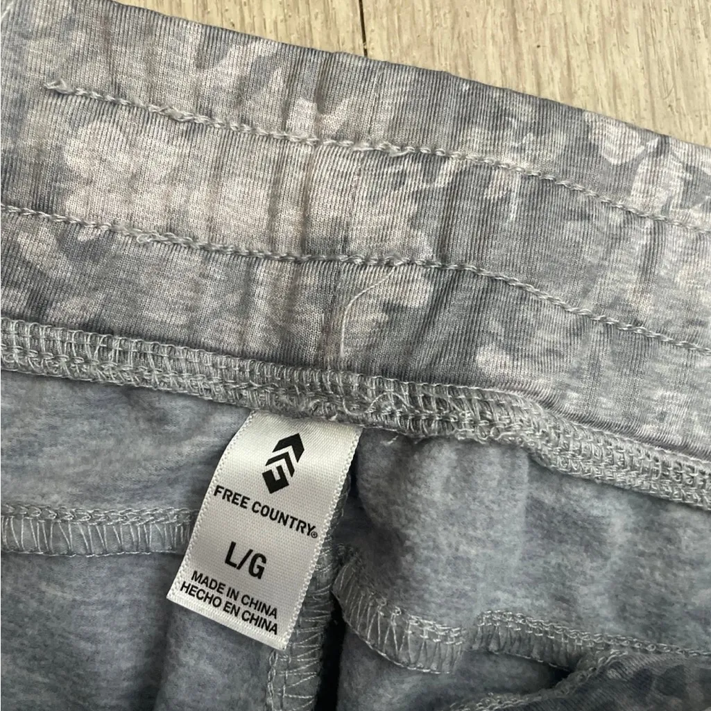 Free Country Gray Camouflage Pants - Image 2