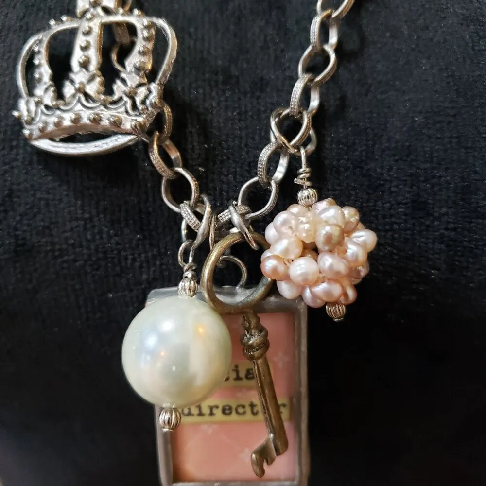 Women Fashion Silver Tone Royal Crown Key Pendant Necklace with Toggle Eye Clasp - Image 4