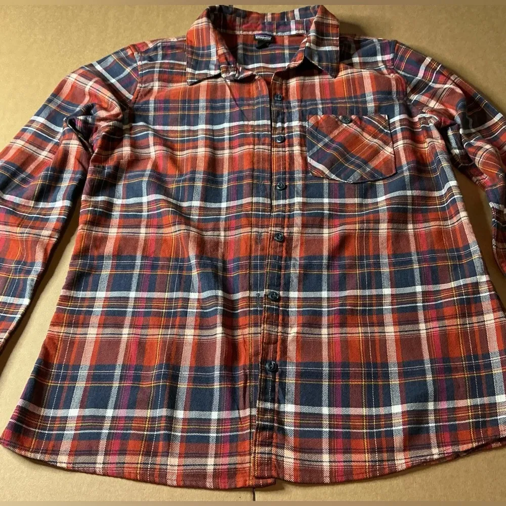 #Patagonia” organic cotton Button Down Shirt - orange and Blue size 6 - Image 6
