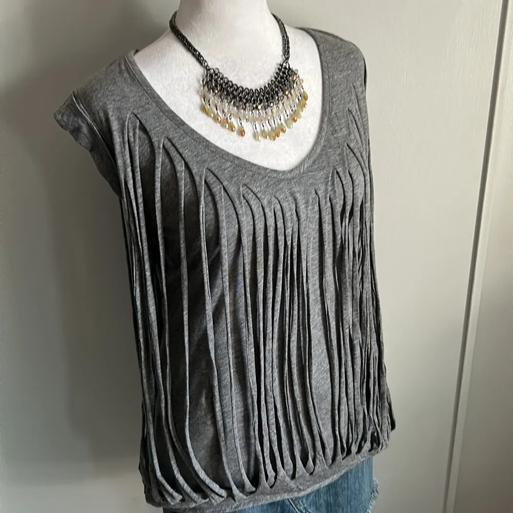 New BCBGMaxazria Distressed Fringe Overlay Festival V-Neck Cap Sleeve Tee Shirt - Image 5