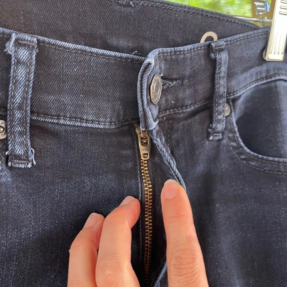 Gap 1969 True Skinny Over Dark Wash Jeans Size 26 Regular. - Image 4