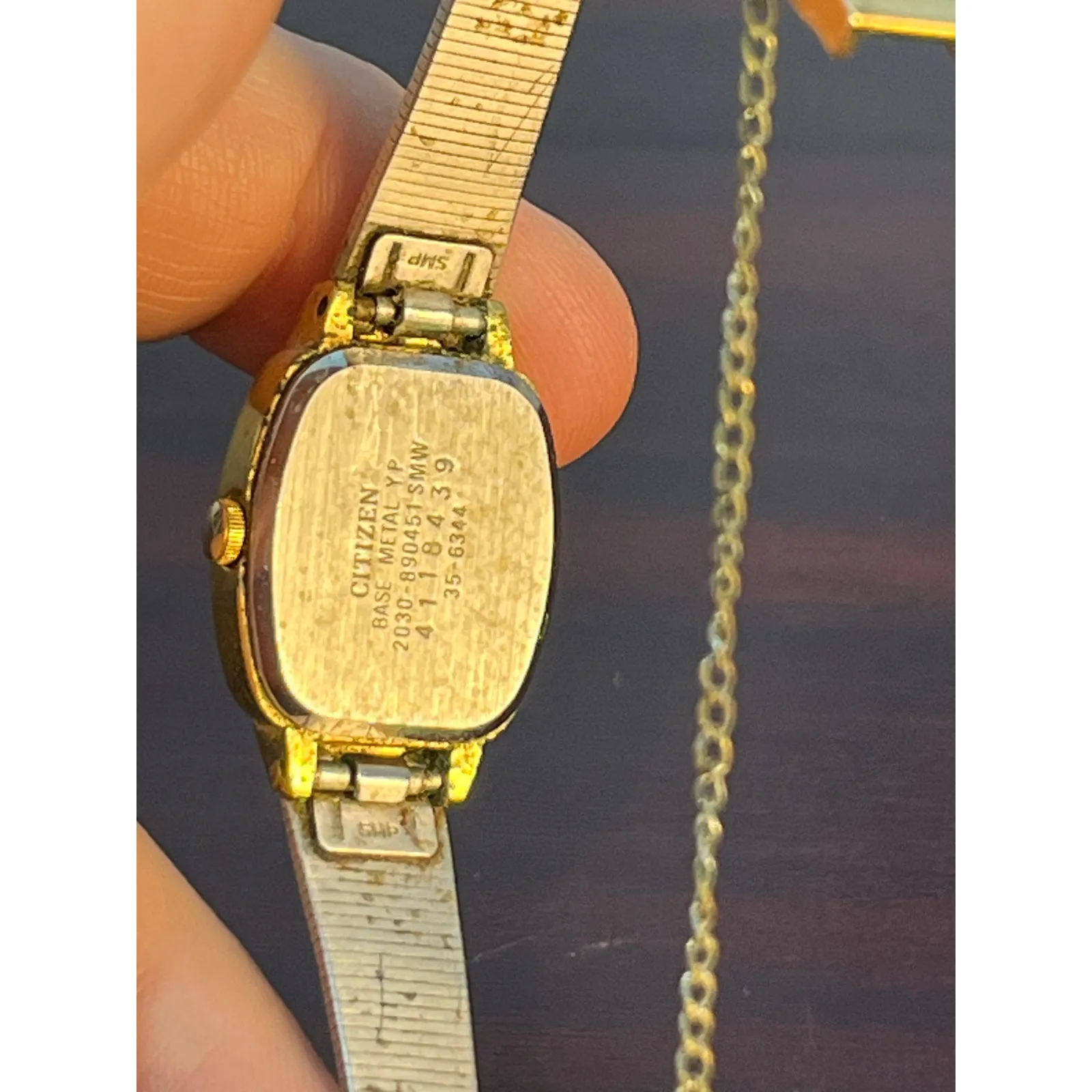 VTG Citizen Quartz Wrist Watch Gold Tone Dainty Untested - Image 10