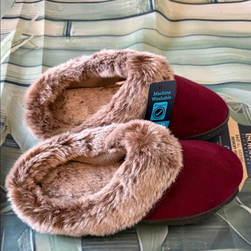 NWT Women's isotoner Mallory Hoodback Slippers - Image 5