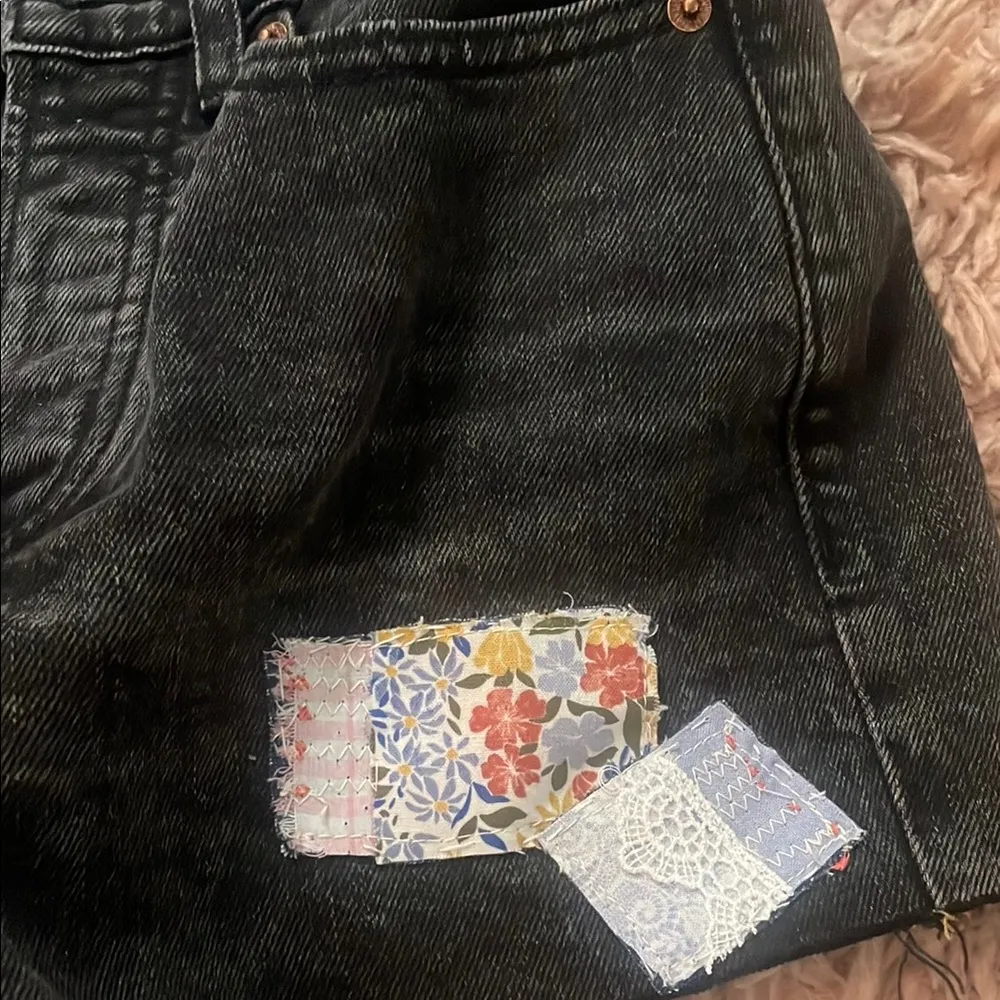 Old Navy Black Jean Shorts with Distressed Hem and Patchwork - Image 4