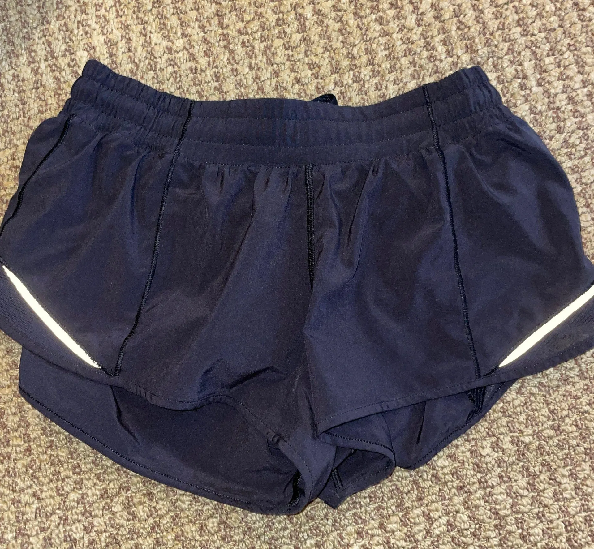Lululemon Hotty Hot Low-Rise 2.5” Shorts - Image 3