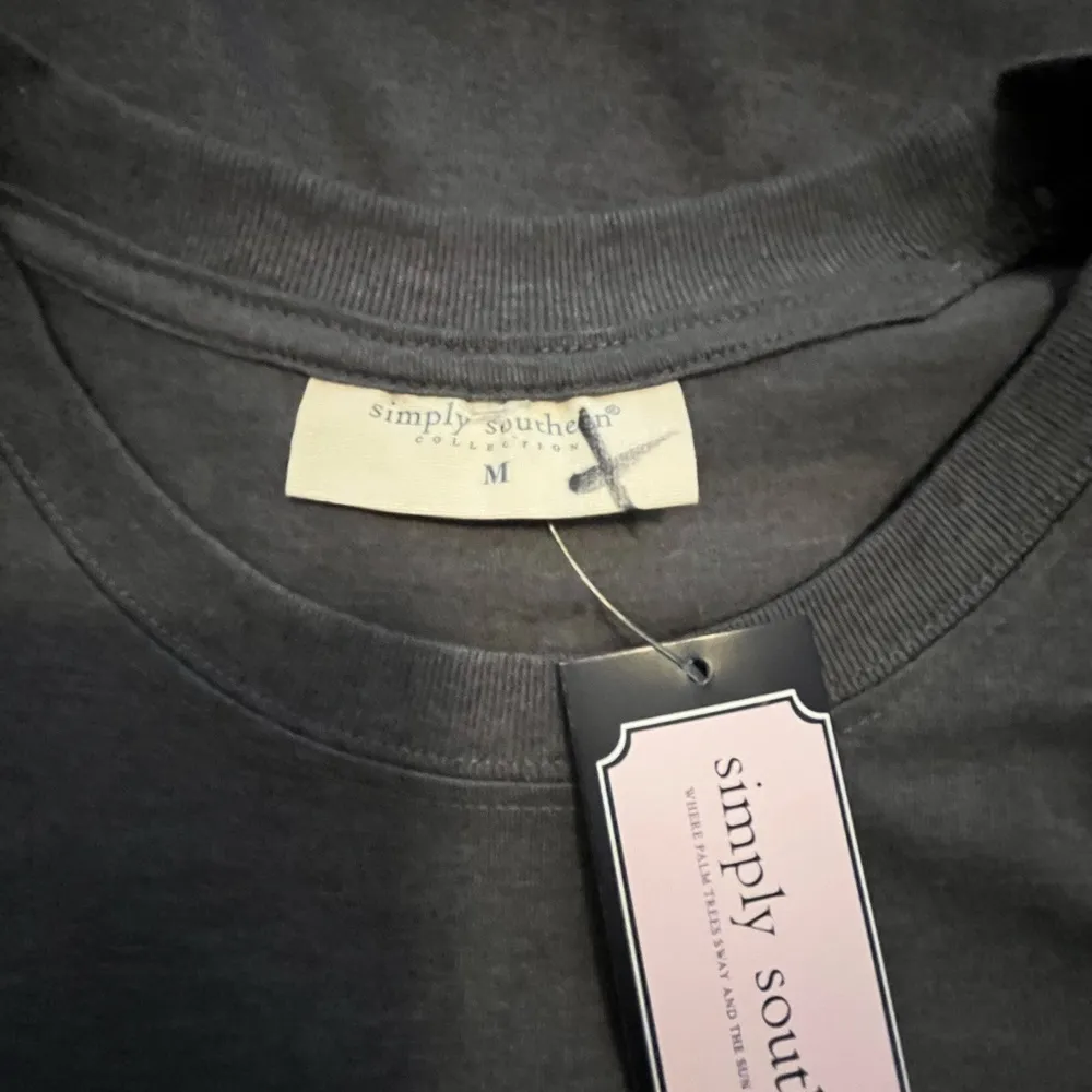 Simply Southern “ In A World Full Of Jolene’s ….Be A Dolly” Gray Size Medium - Image 3